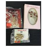 3 brooch pins - 18 kt gold finish rose bud, rose