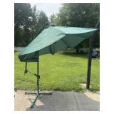Adjustable Green Patio/Beach Umbrella