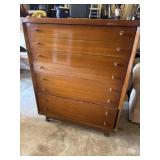 Upright 4 drawer dresser