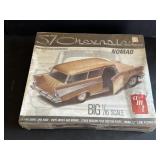 AMT 1957 Chevrolet Nomad model car kit