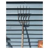 5 prong pitch fork