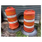 3 baracade safety cones-Cortina