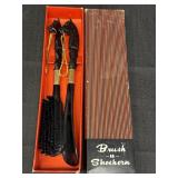 Horse head handle brush & shoehorn set, in box.