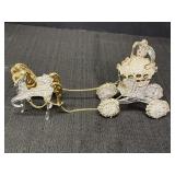Spun glass carriage & 2 horses, gold color