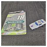 1982 Cubs Hotwheels & 2011 Doubleminy Action