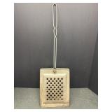 Vtg campfire popcorn popper, 24in overall length,