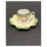 Demitasse cup & saucer set w/scalloped,
