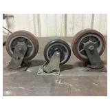 3 Swivel castors