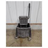 Rubbermaid Heavy-Duty Mop Bucket & Wringer Combo