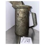 2 qt oil can