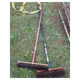 2 PUSH BROOMS