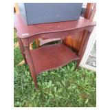 OAK PARLOR STAND 22" X 30"