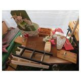 TABLE LOT-MISC DECOR ITEMS