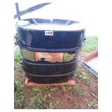 2 ENAMEL ROASTING PANS, LIDS