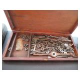 ANTIQUE TAP/DIES