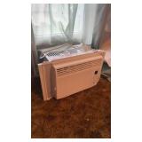 General Electric 6000 BTU window AC Like New
