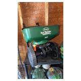 TWO SCOTTS SPREADERS HAND AND PUSH