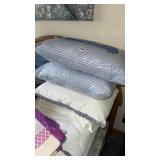 4 PILLOWS 2 NEW