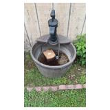 WATER PUMP AND BARREL YARD DECOR (PLASTIC)