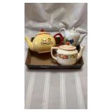 3 Teapots