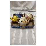 3 Teapots