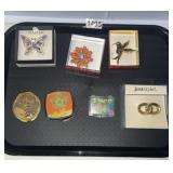4 pins, 2 pocket mirrors
