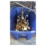 TOTE OF TROPHYS
