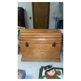OAK TOOL CHEST WITH TRAY