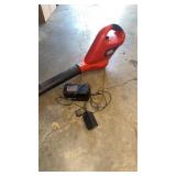 B&D BATTERY POWERD LEAF BLOWER