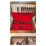Service for 8 Flatware set