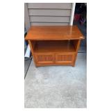 TV STAND 30 X 18 X 24