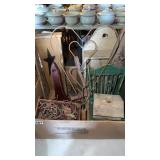 Miscellaneous mostly wooden home decor items