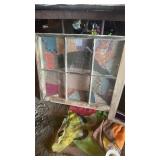 2 windows with glass panes