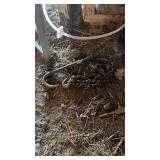 2 chains with tow hooks