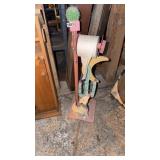 Toilet paper holder