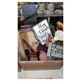 Box of miscellaneous, wooden and other decorative
