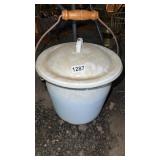 Enamelware chamber pot slop jar