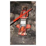 Hydraulic floor jack