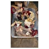 Tote of raggedy, Ann and Andy and a few other