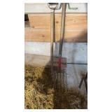 MANURE AND PITCH FORK