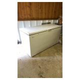 AMANA CHEST FREEZER