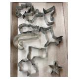 9 VINTAGE METAL CHRISTMAS COOKIE CUTTERS