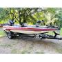 2001 Javelin Venom Model 18 Ft Bass Boat