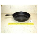 Cast iron No. 7 Skillet - 10 1/4 Inch Skillet -