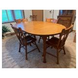 Dining Room Table w/ (4) Chairs; has (2) leafs