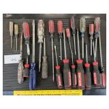 Group lot of Screwdrivers, several are Craftsman