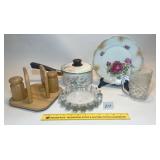 Assortment of kitchen items: a Enamelware