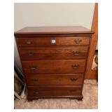Chest of drawers; matches Lots 25 & 27; measures