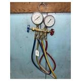 Refrigerant gauge set