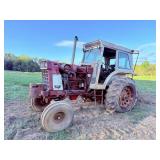 International Harvester 1066 Tractor